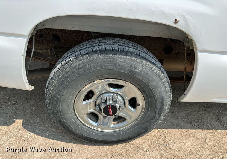 image for item DS2297 2004 GMC Sierra 1500  pickup truck