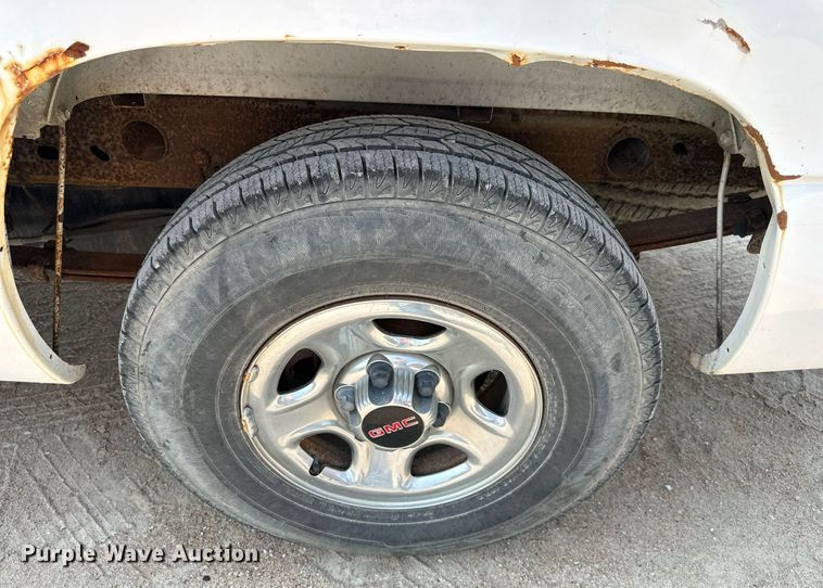 image for item DS2297 2004 GMC Sierra 1500  pickup truck