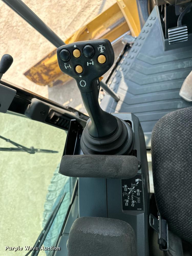 image for item DS2298 2012 Caterpillar 120M2  motor grader