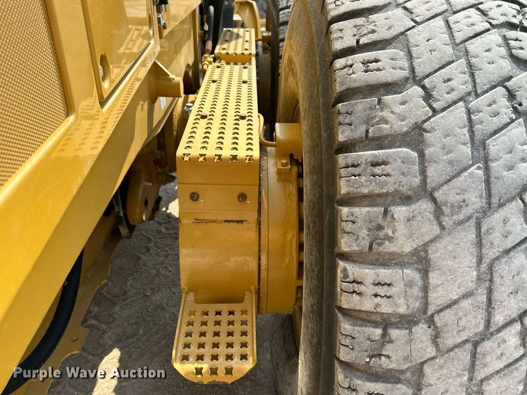 image for item DS2298 2012 Caterpillar 120M2  motor grader