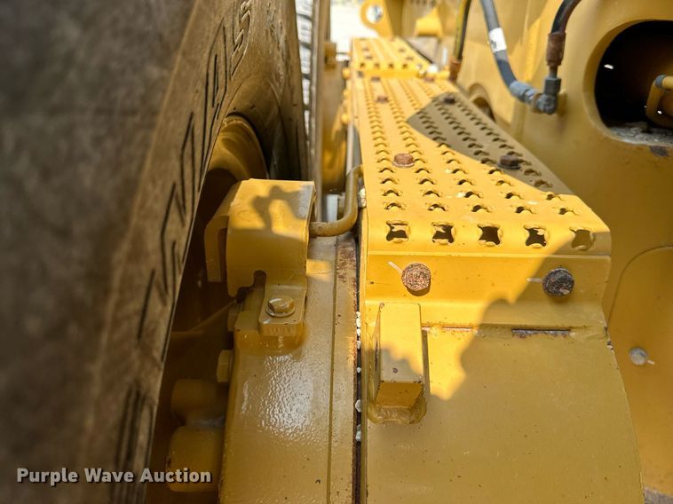 image for item DS2298 2012 Caterpillar 120M2  motor grader