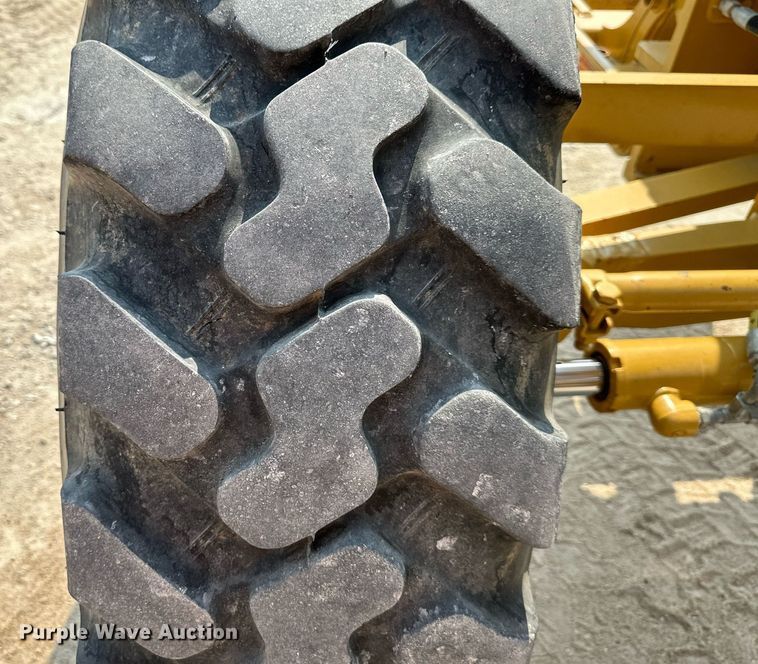 image for item DS2298 2012 Caterpillar 120M2  motor grader