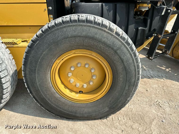 image for item DS2298 2012 Caterpillar 120M2  motor grader