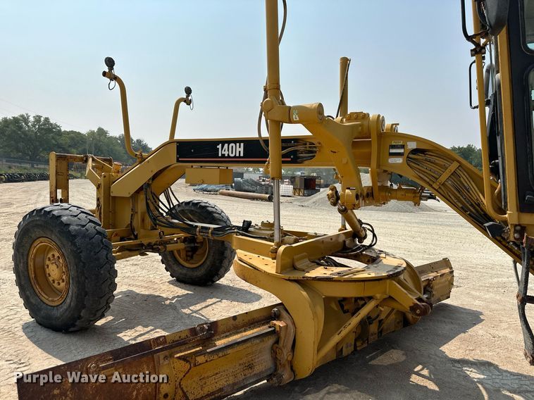 image for item DS2299 2007 Caterpillar 140H  motor grader