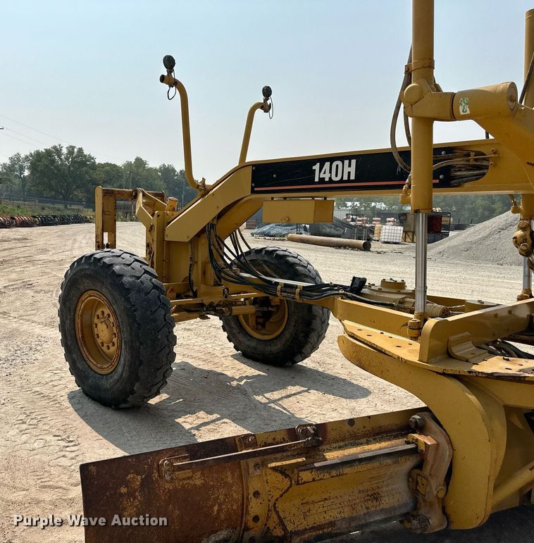 image for item DS2299 2007 Caterpillar 140H  motor grader