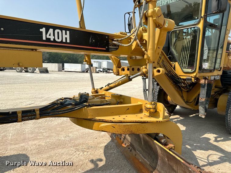 image for item DS2299 2007 Caterpillar 140H  motor grader