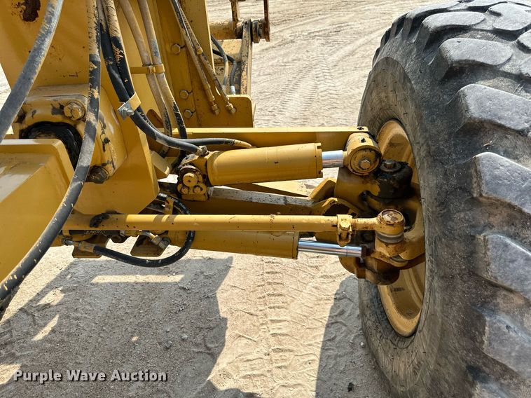 image for item DS2299 2007 Caterpillar 140H  motor grader