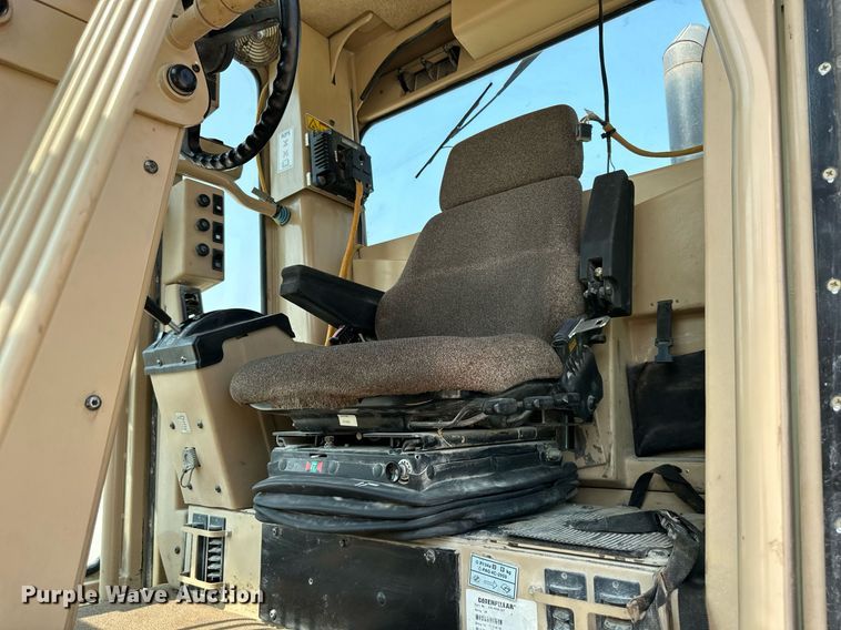 image for item DS2299 2007 Caterpillar 140H  motor grader