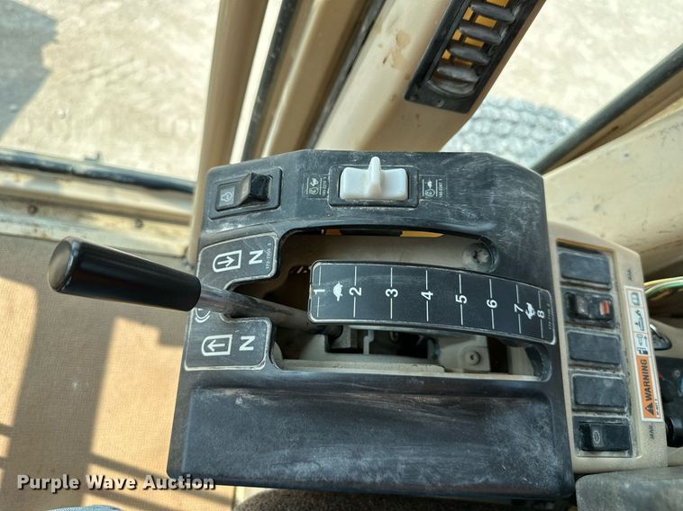 image for item DS2299 2007 Caterpillar 140H  motor grader