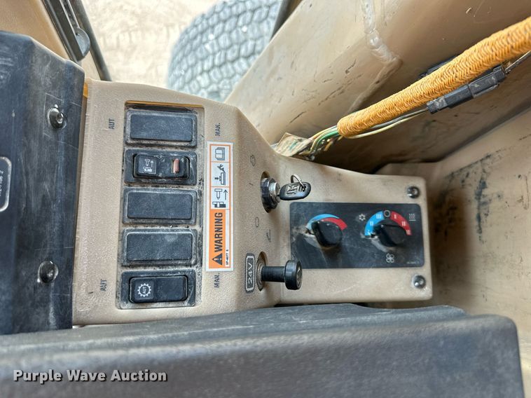 image for item DS2299 2007 Caterpillar 140H  motor grader