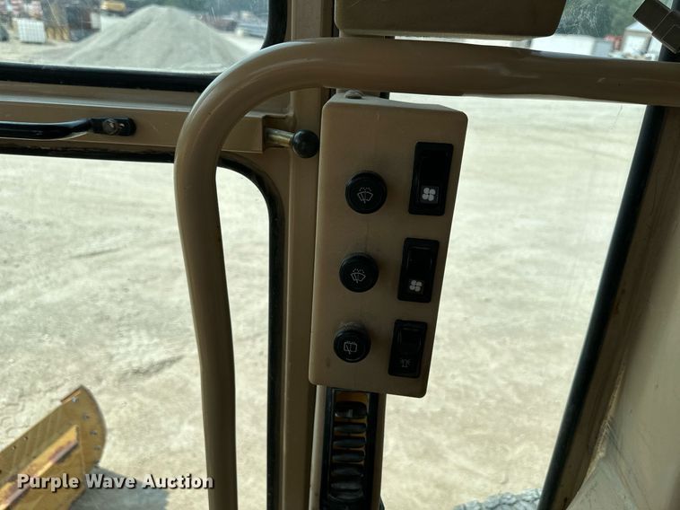 image for item DS2299 2007 Caterpillar 140H  motor grader