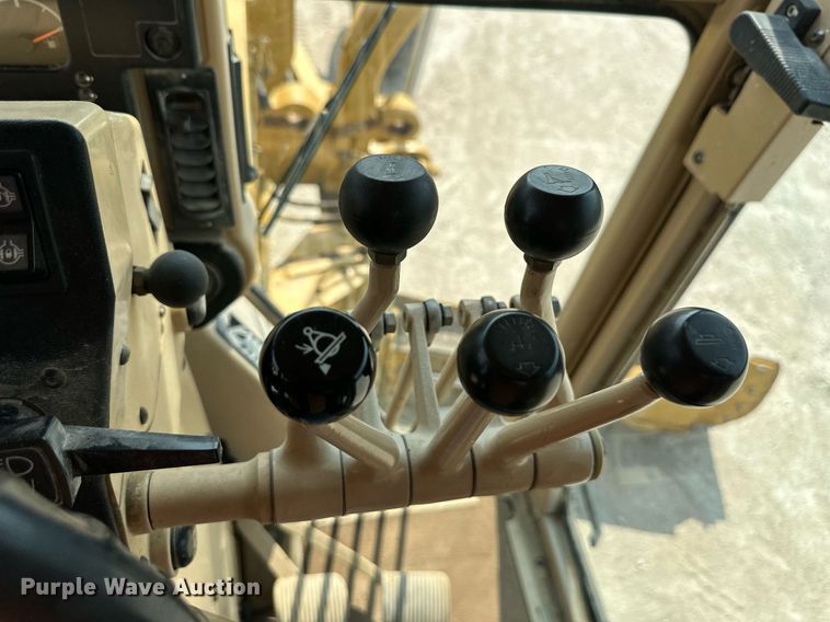 image for item DS2299 2007 Caterpillar 140H  motor grader