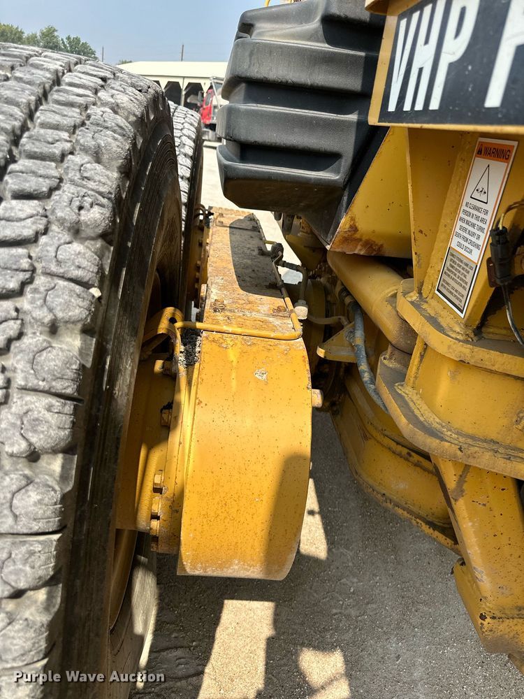 image for item DS2299 2007 Caterpillar 140H  motor grader