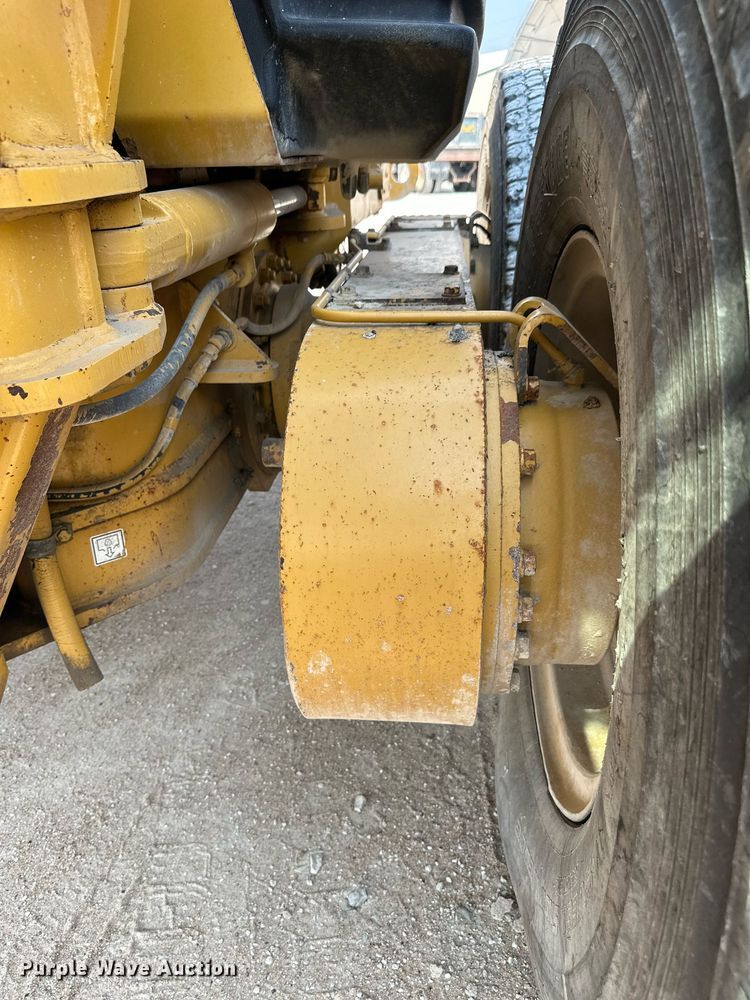 image for item DS2299 2007 Caterpillar 140H  motor grader