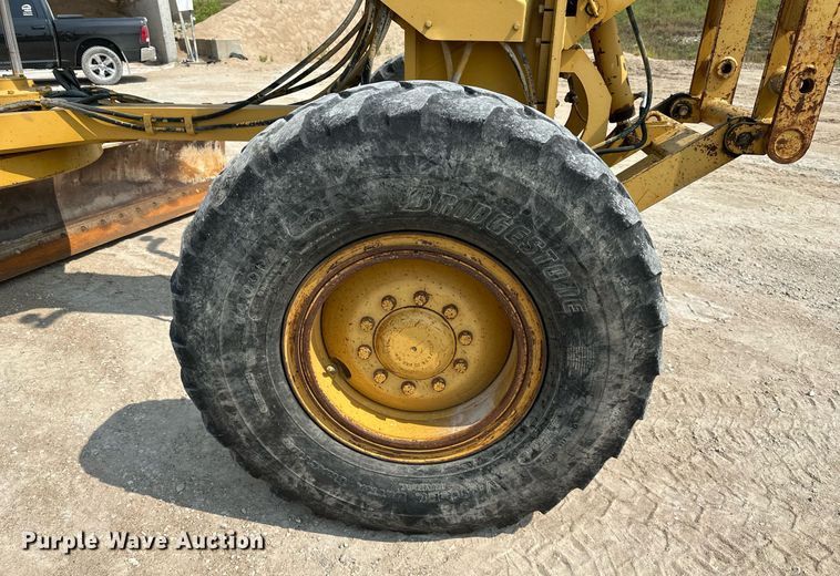 image for item DS2299 2007 Caterpillar 140H  motor grader