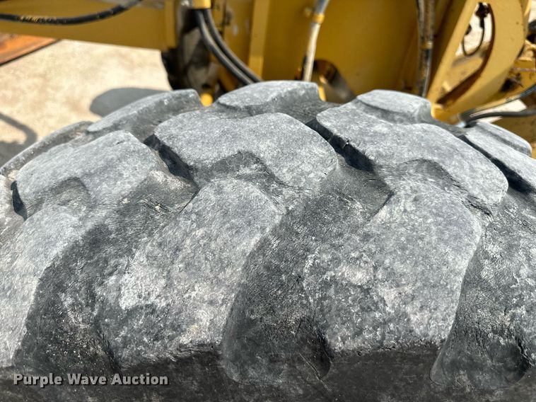 image for item DS2299 2007 Caterpillar 140H  motor grader