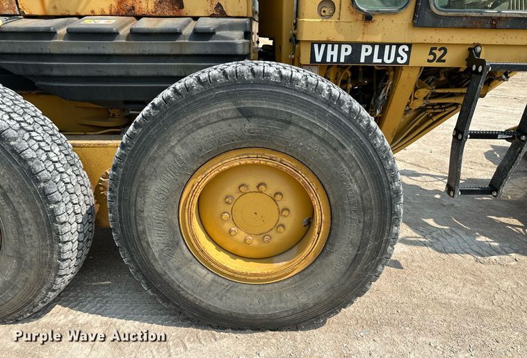 image for item DS2299 2007 Caterpillar 140H  motor grader