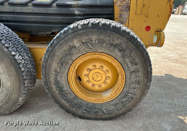 image for item DS2299 2007 Caterpillar 140H  motor grader