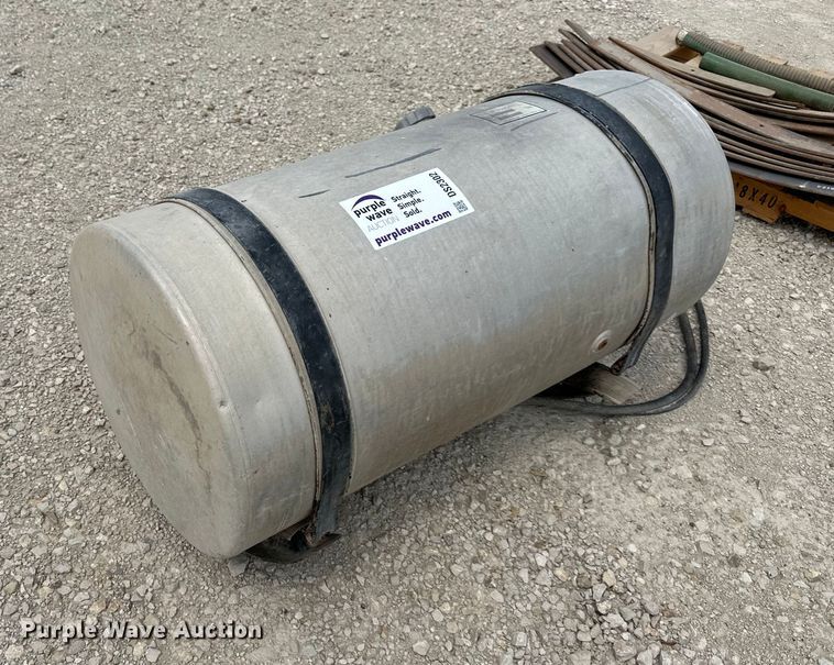 image for item DS2302 Fuel tank