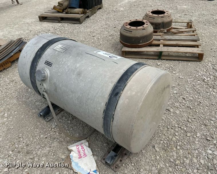 image for item DS2302 Fuel tank