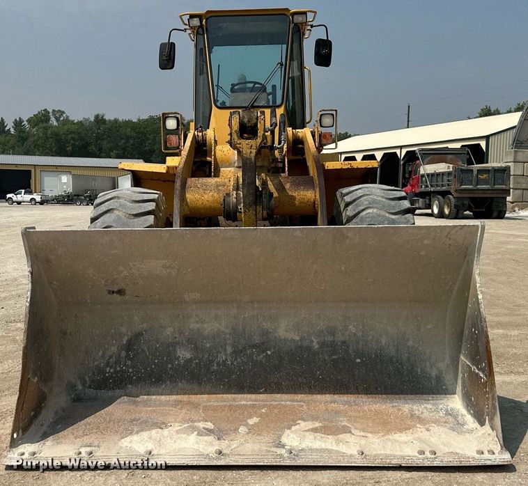 image for item DS2304 1993 John Deere 644G  wheel loader