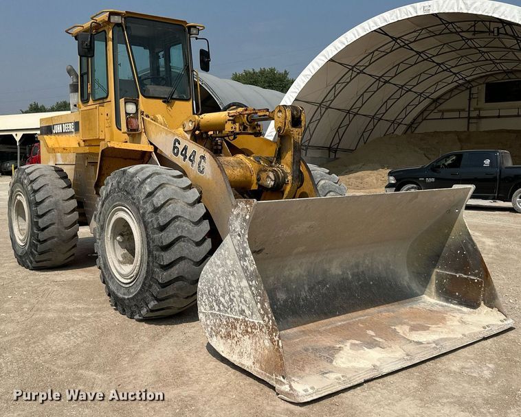 image for item DS2304 1993 John Deere 644G  wheel loader