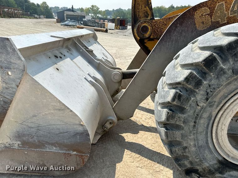 image for item DS2304 1993 John Deere 644G  wheel loader