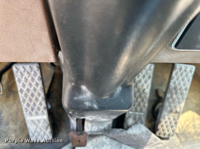 image for item DS2304 1993 John Deere 644G  wheel loader