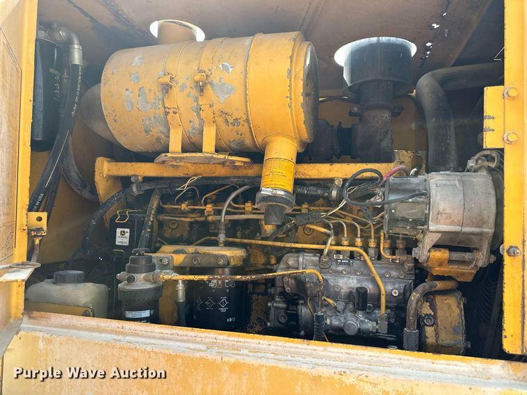 image for item DS2304 1993 John Deere 644G  wheel loader