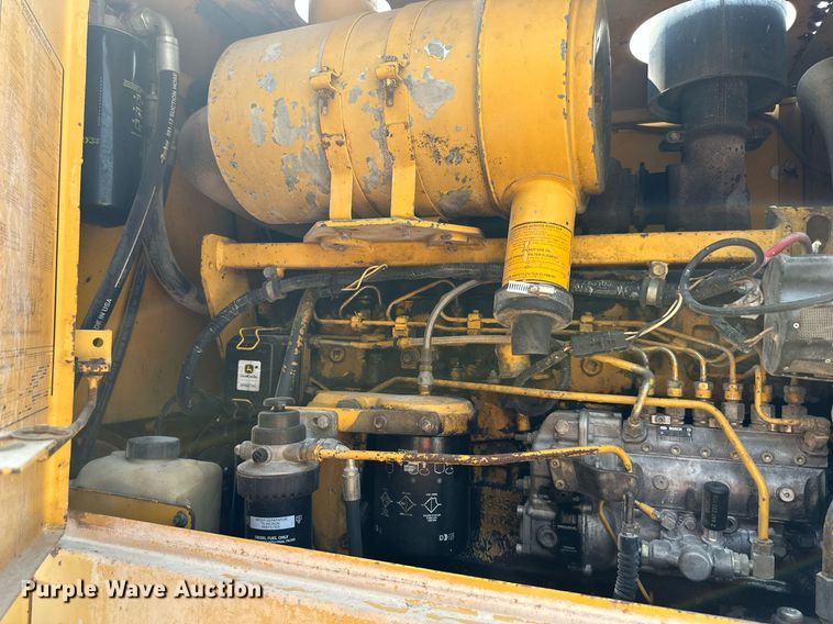 image for item DS2304 1993 John Deere 644G  wheel loader