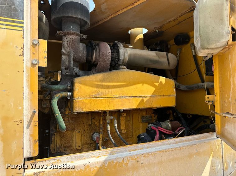 image for item DS2304 1993 John Deere 644G  wheel loader