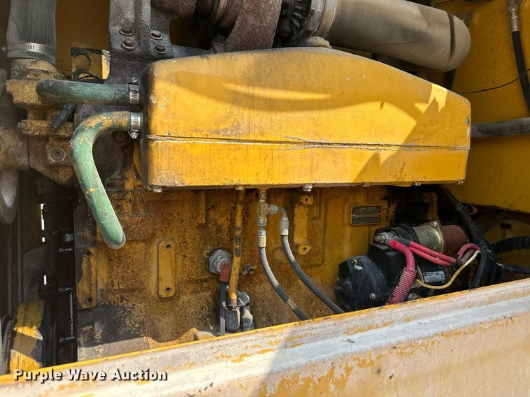 image for item DS2304 1993 John Deere 644G  wheel loader