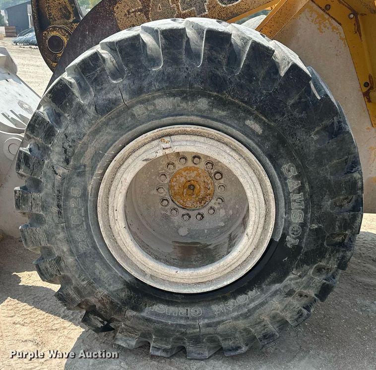image for item DS2304 1993 John Deere 644G  wheel loader