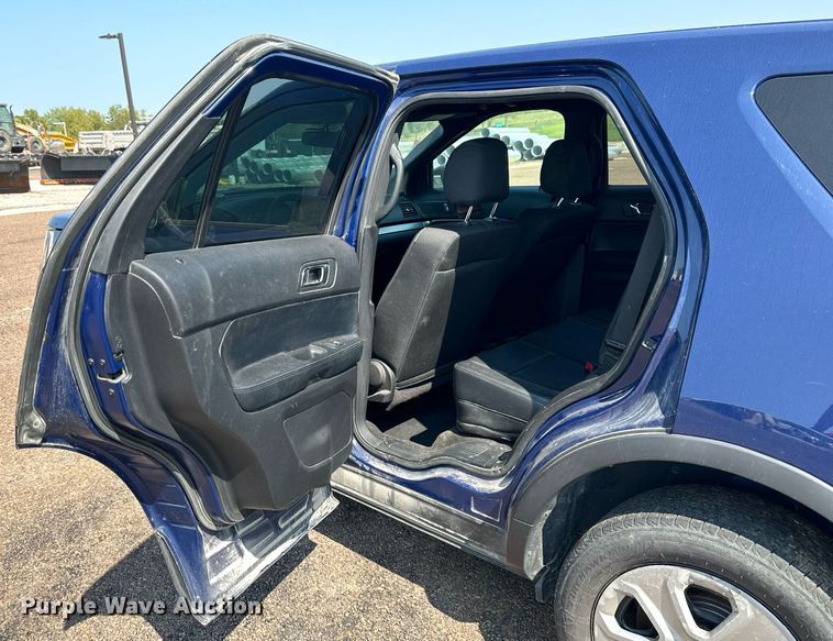 image for item DS2330 2016 Ford Explorer Police Interceptor  SUV