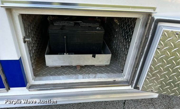 image for item DS2368 2013 Ford E450  ambulance