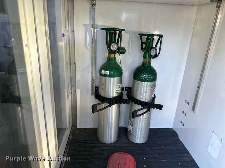 image for item DS2368 2013 Ford E450  ambulance