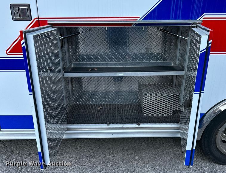 image for item DS2368 2013 Ford E450  ambulance