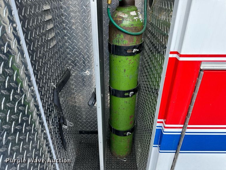 image for item DS2368 2013 Ford E450  ambulance