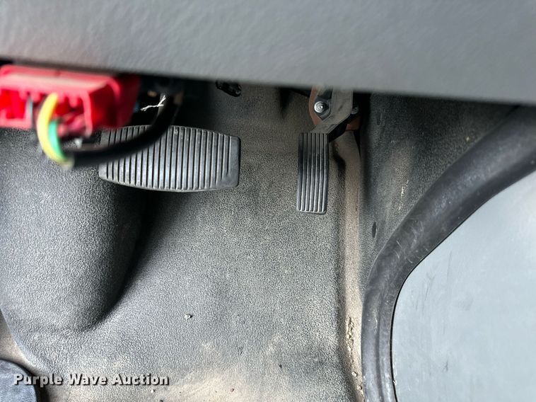 image for item DS2368 2013 Ford E450  ambulance