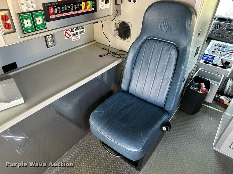 image for item DS2368 2013 Ford E450  ambulance