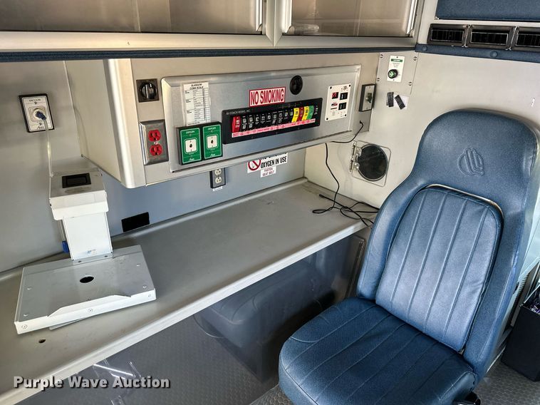 image for item DS2368 2013 Ford E450  ambulance