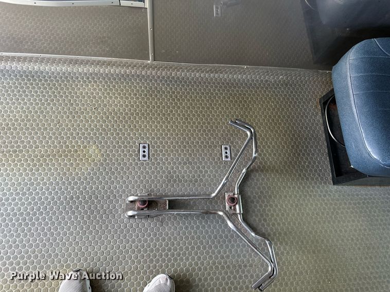 image for item DS2368 2013 Ford E450  ambulance