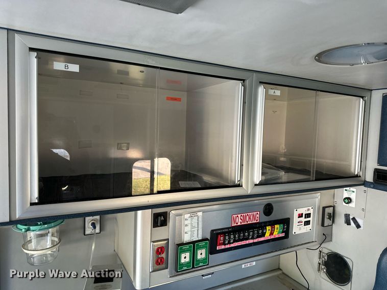 image for item DS2368 2013 Ford E450  ambulance