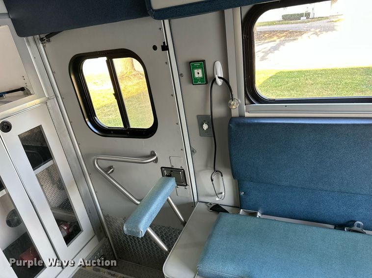 image for item DS2368 2013 Ford E450  ambulance