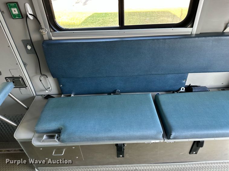 image for item DS2368 2013 Ford E450  ambulance