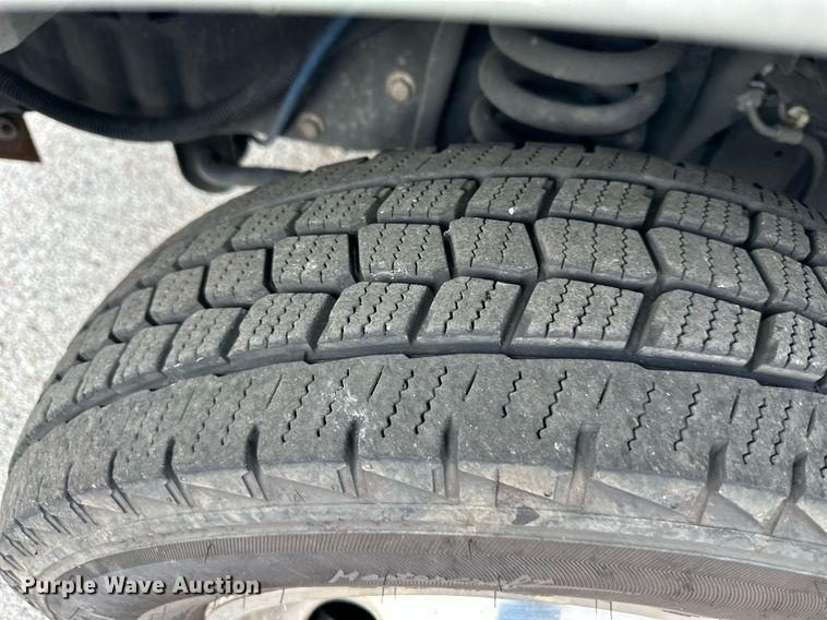 image for item DS2368 2013 Ford E450  ambulance