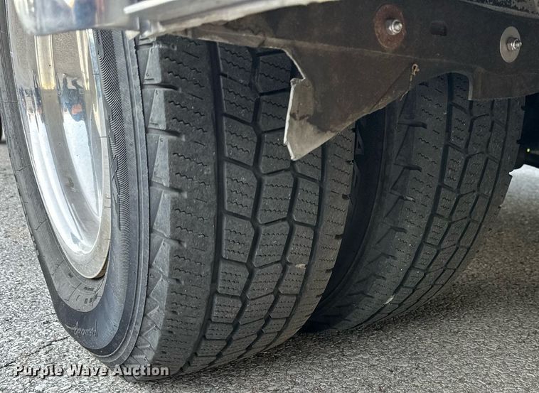 image for item DS2368 2013 Ford E450  ambulance