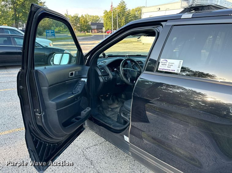 image for item DS2370 2019 Ford Explorer  Police Interceptor SUV