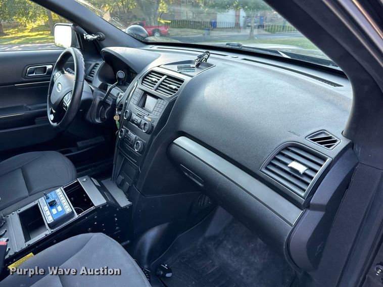 image for item DS2370 2019 Ford Explorer  Police Interceptor SUV