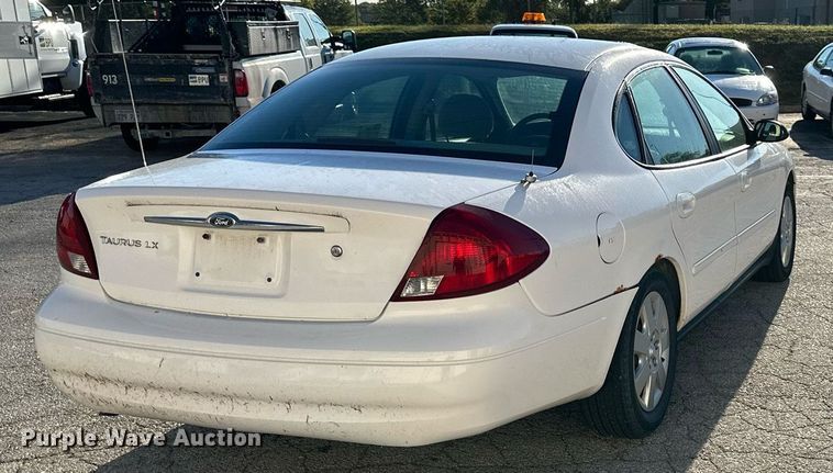 image for item DV1032 2003 Ford Taurus LX